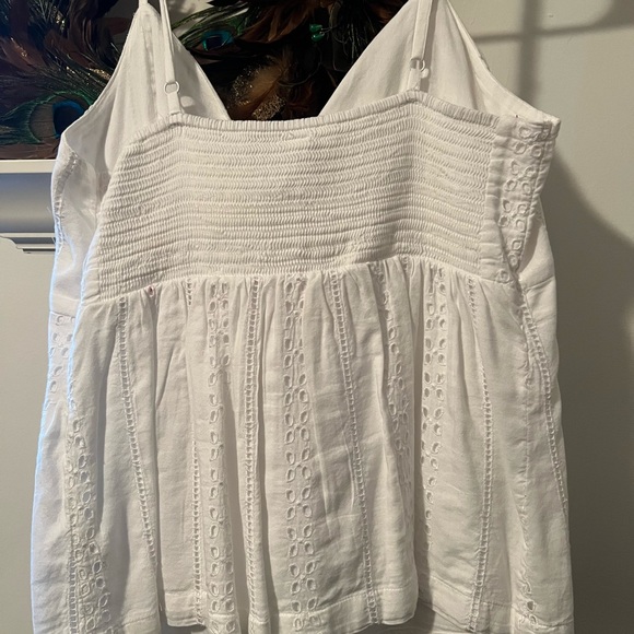 Old Navy Size Medium White Tie Front Tank Top with embroidery & lined No spots - Picture 4 of 8